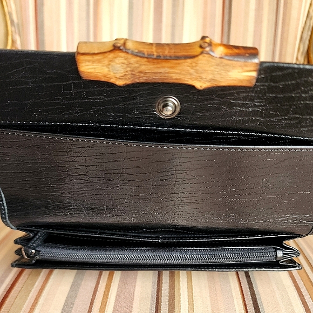 GUCCI Monogrammed Wallet with Bamboo Closure in Black I Size 7' X 3.5' inch - Picture 12 of 15